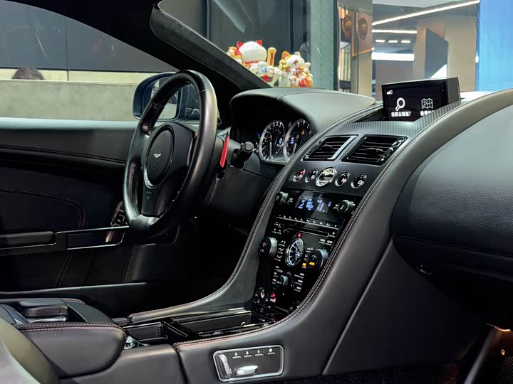 Aston Martin DB 9 2014 6.0 L Carbon Black Coupe — фото 18