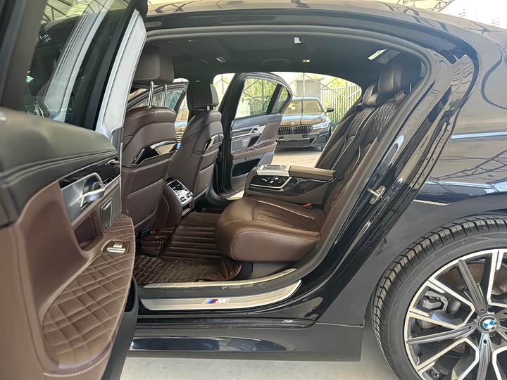 BMW 7-Series 2019 740 Li Leading M — фото 17