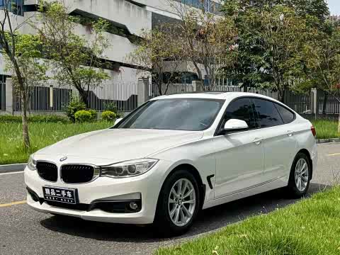 BMW 3-Series 2013 320i Leading — фото 13