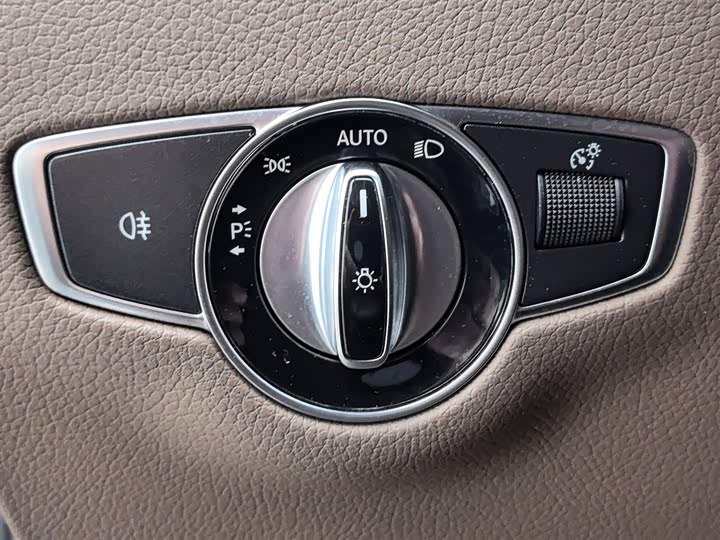 Mercedes-Benz E-Class 2020 E 260 L — фото 21