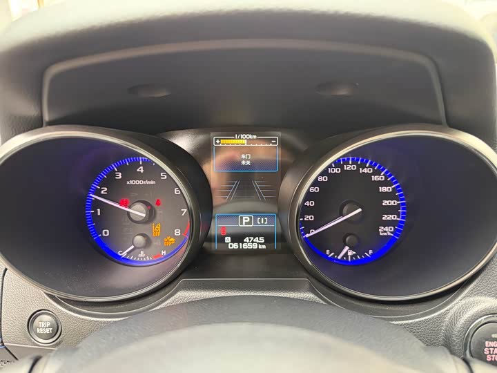 Subaru Legacy — фото 17