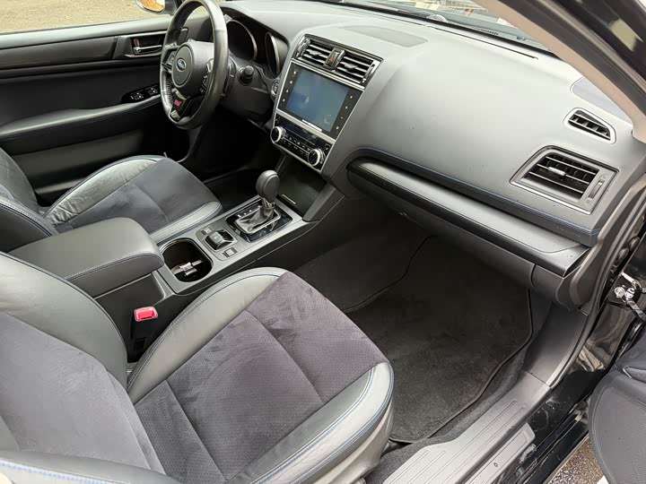 Subaru Legacy — фото 13