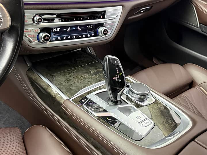 BMW 7 Series 740Li продвинутая — фото 7