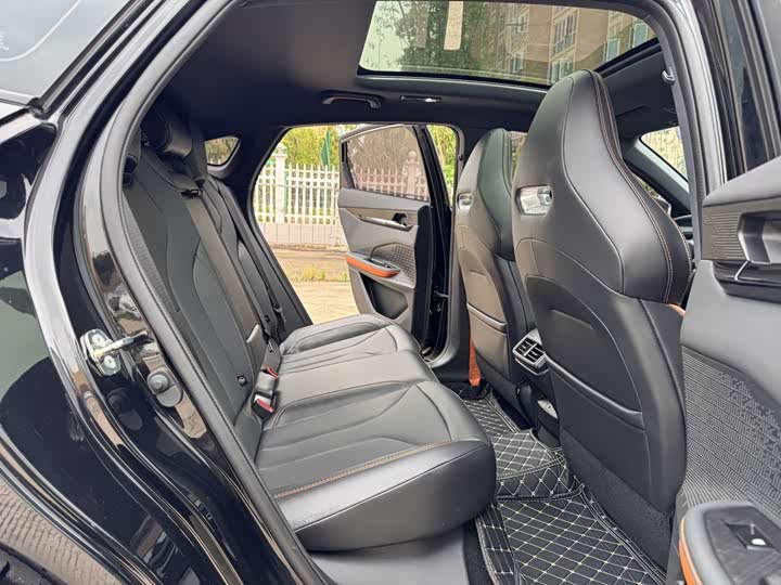 Changan UNI-V 2023 1.5 T Premium — фото 20