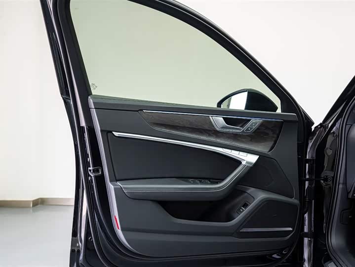 Audi A6L 2023 55 TFSI quattro — фото 10