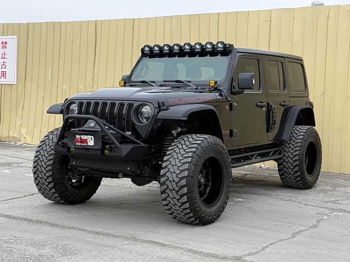 Jeep Wrangler — фото 1