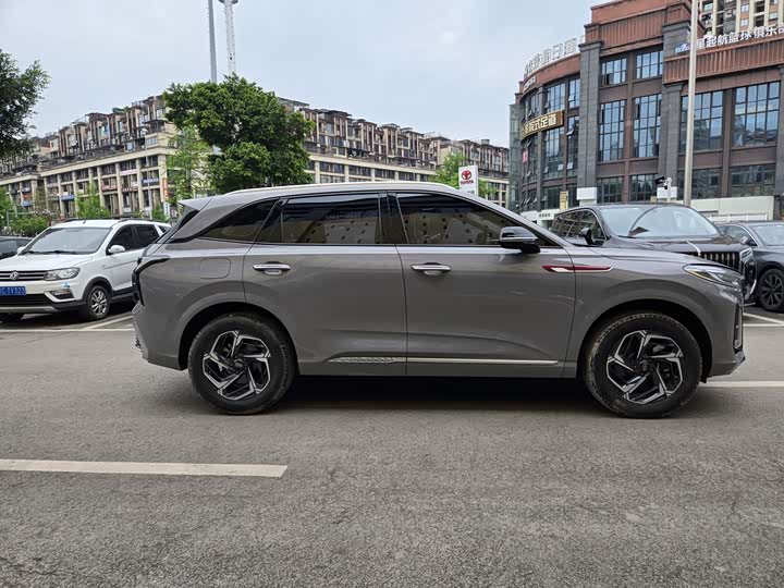 Hongqi HS3 2023 1.5 T 2 WD — фото 4