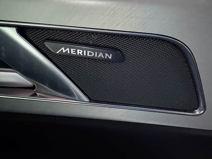Jaguar XEL 2019 2.0 T 200 PS — фото 14