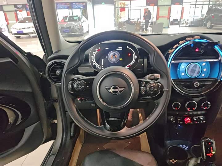 MINI Hatch — фото 11