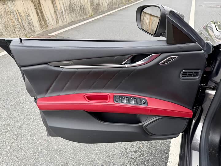 Maserati Ghibli 2021 2.0 T — фото 12