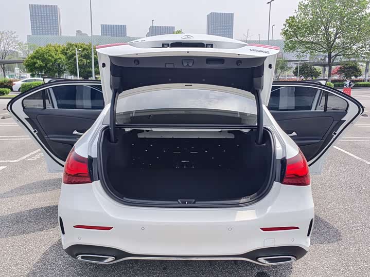 Mercedes-Benz A-Class 2023 A 180 L — фото 22