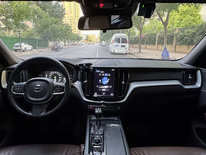 Volvo XC60 2021 T 5 4 WD — фото 12