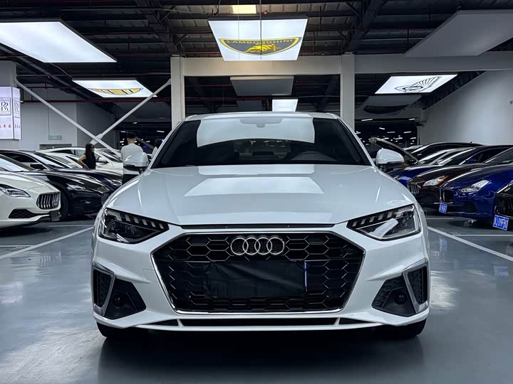 Audi A4L 40 TFSI стиль-динамик — фото 2