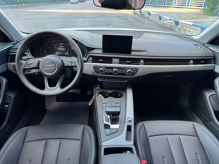 Audi A4L 40 TFSI базовая V — фото 6