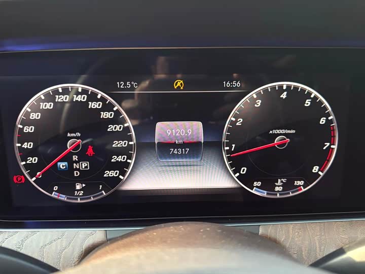Mercedes-Benz E-Class 2018 E 300 L Luxury — фото 11