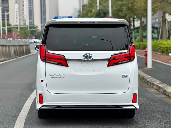 Toyota Alphard — фото 7