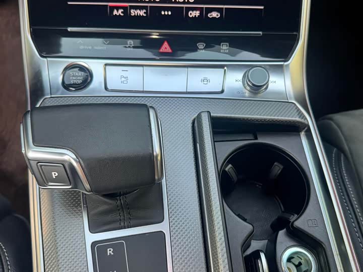Audi A6L 2024 45 TFSI — фото 13