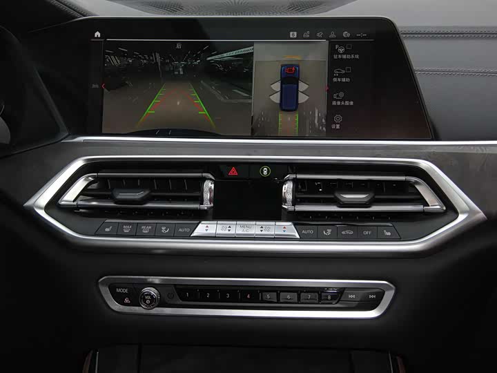 BMW X5 2019 x Drive 40i M — фото 17