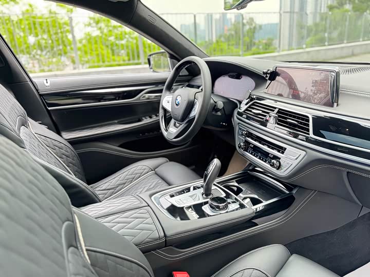 BMW 7-Series 2019 M 760 Li x Drive V 12 — фото 20
