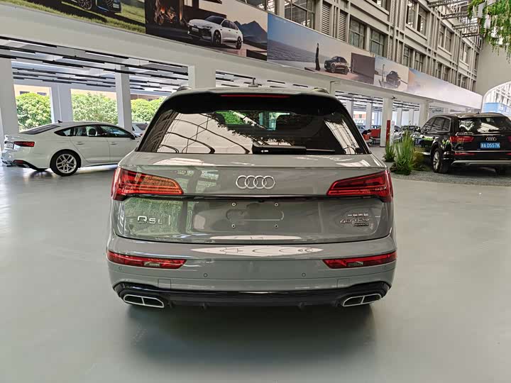 Audi Q5L 2025 40 TFSI — фото 5