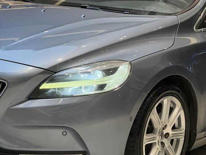 Volvo V40 2017 T 3 — фото 19