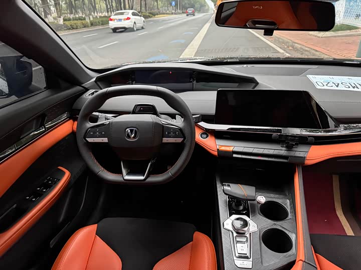 Changan UNI-V 2023 2.0 T — фото 7