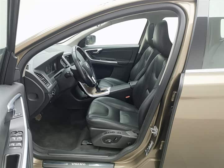Volvo XC60 2017 T 5 — фото 10