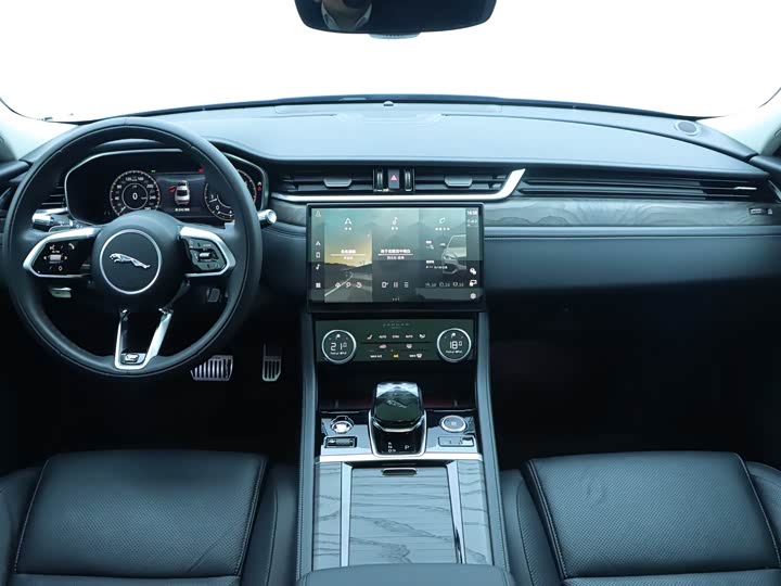 Jaguar XFL 2022 XFL 2.0 T P 250 2 WD — фото 17
