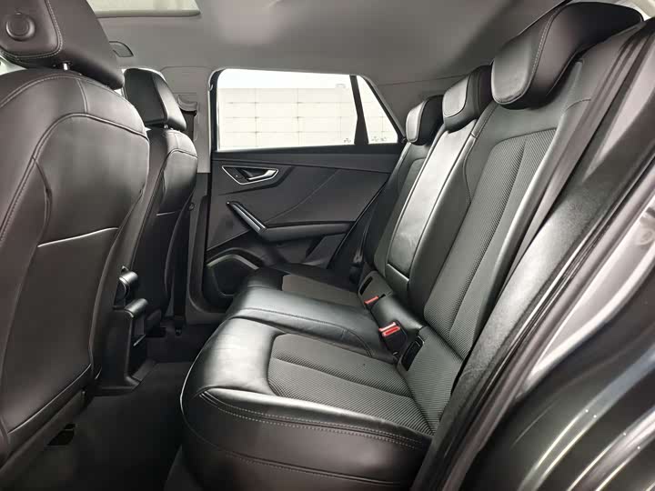 Audi Q2L 2020 35 TFSI — фото 7