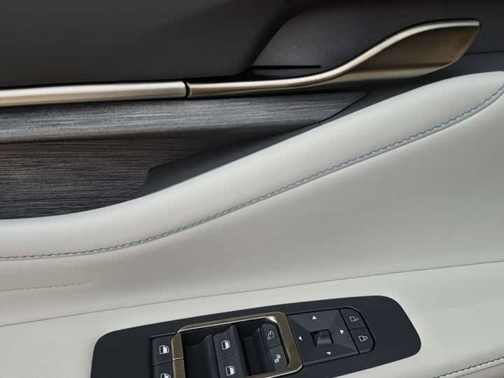 Ford Edge — фото 15
