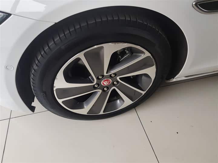 Jaguar XFL 2022 XFL 2.0 T P 200 2 WD — фото 25
