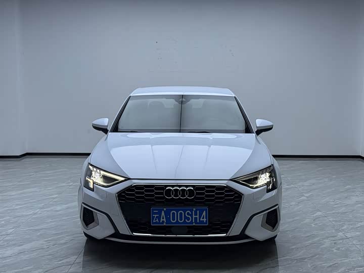 Audi A3 2021 A 3 L Limousine 35 TFSI — фото 2