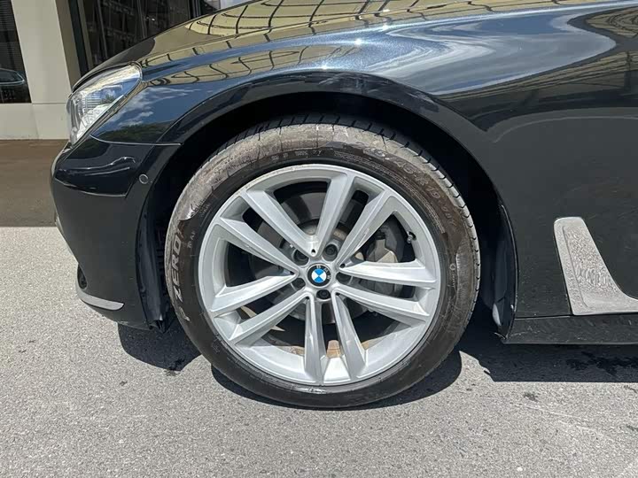 BMW 7 Series 730Li премиум — фото 12