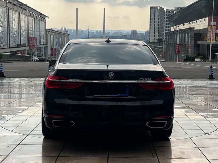 BMW 7 Series 740Li продвинутая — фото 18
