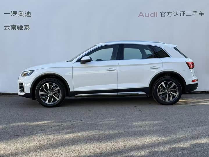 Audi Q5L 2022 40 T — фото 5