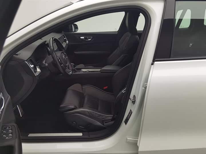 Volvo V60 2020 T 5 — фото 10