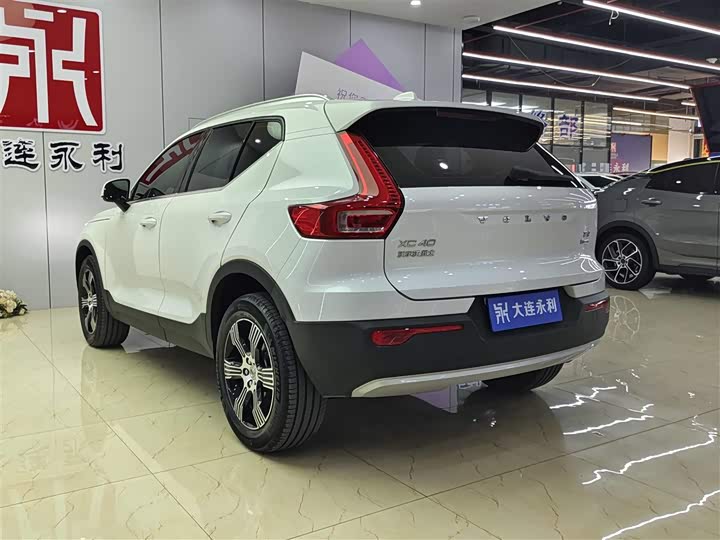 Volvo XC40 2021 T 3 — фото 4