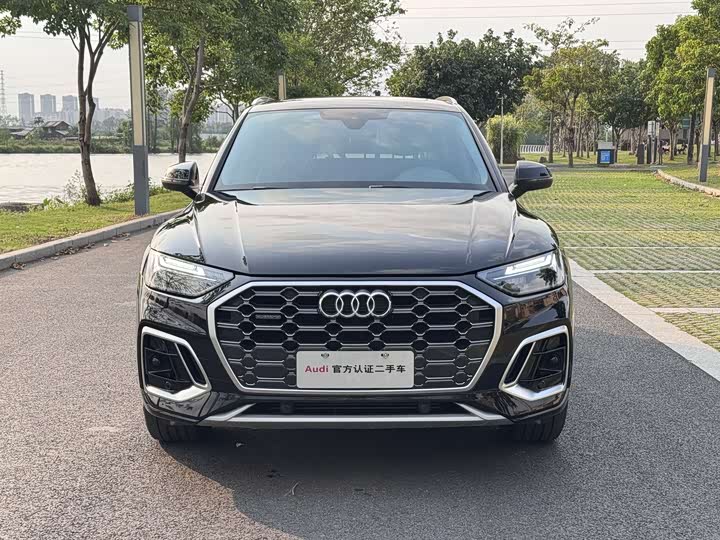 Audi Q5L 2023 40 T — фото 2