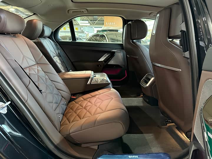 BMW 7 Series 735Li люкс-пакет — фото 10