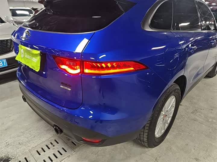 Jaguar F-PACE 2018 2.0 T 4 WD — фото 8