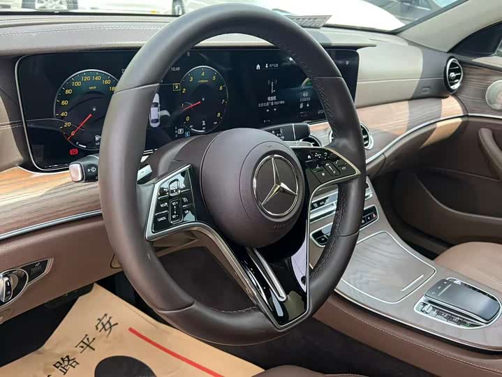 Mercedes-Benz E-Class 2022 E 300 L Luxury — фото 18