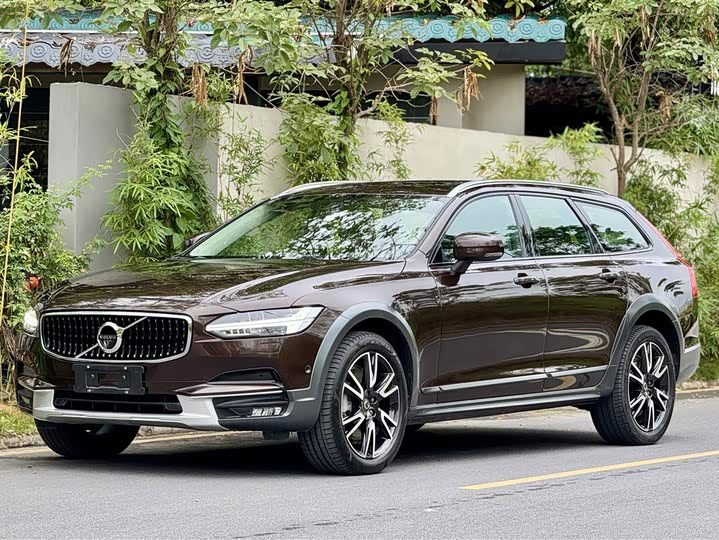 Volvo V90 2019 Cross Country T 5 AWD V — фото 1