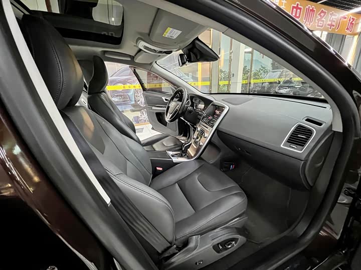 Volvo XC60 2017 T 5 AWD — фото 15