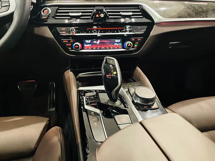 BMW 6-Series 2018 640i x Drive M — фото 9