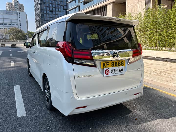 Toyota Alphard — фото 6