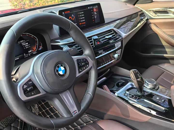 BMW 5-Series 2020 525 Li M — фото 5