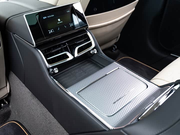 Bentley Flying Spur — фото 15