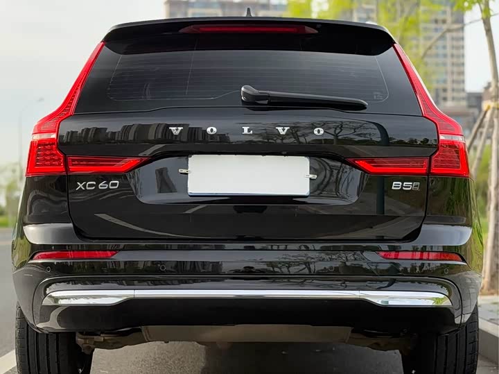 Volvo XC60 2022 B 5 4 WD — фото 16