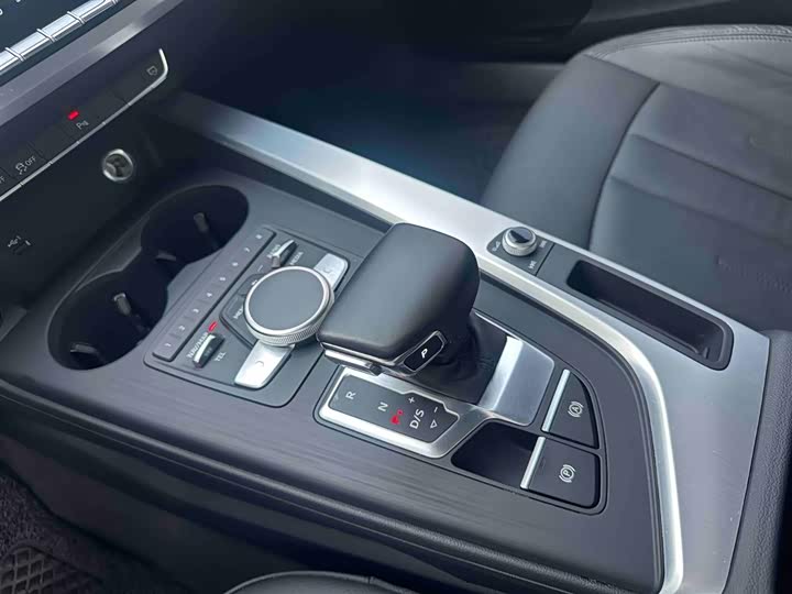 Audi A4L 2018 30 40 TFSI — фото 13