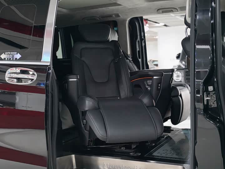 Mercedes-Benz V-Class 2021 V 260 L — фото 18